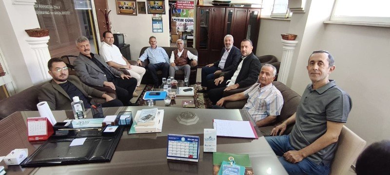 Sakarya'da Tarihi Buluşma: 17 Dernek Başkanı KAİDER'in Ev Sahipliğinde Kardeşlik Masasında Bir Araya Geldi