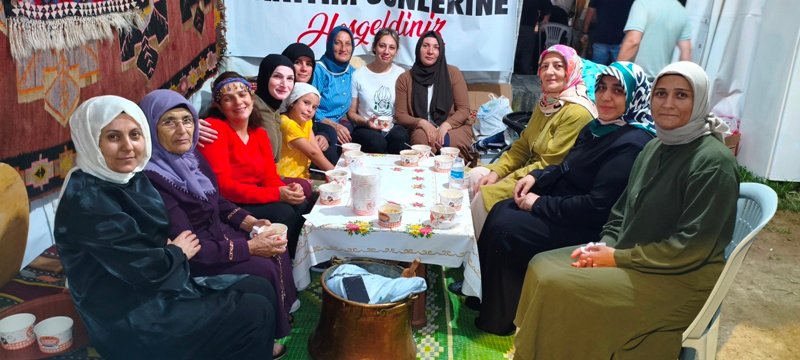 Kars-Ardahan-Iğdır Kültürü Sakarya'da Yankılandı: KAİDER Kadın Kolları Kültür Şölenine Damga Vurdu